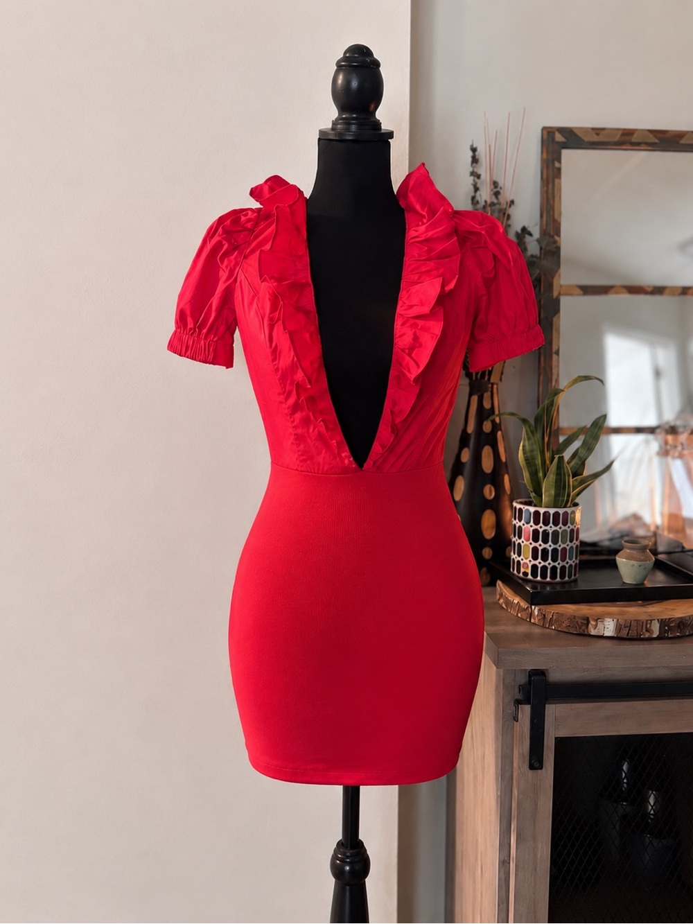 [Hello Molly] Red Ruffled V-Neck Mini Dress